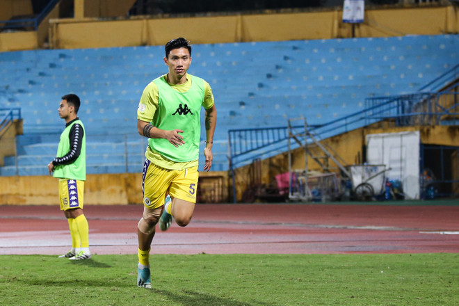 Không lên tuyển U22 Việt Nam, Văn Hậu trở lại cùng Hà Nội đấu Sài Gòn ảnh 1