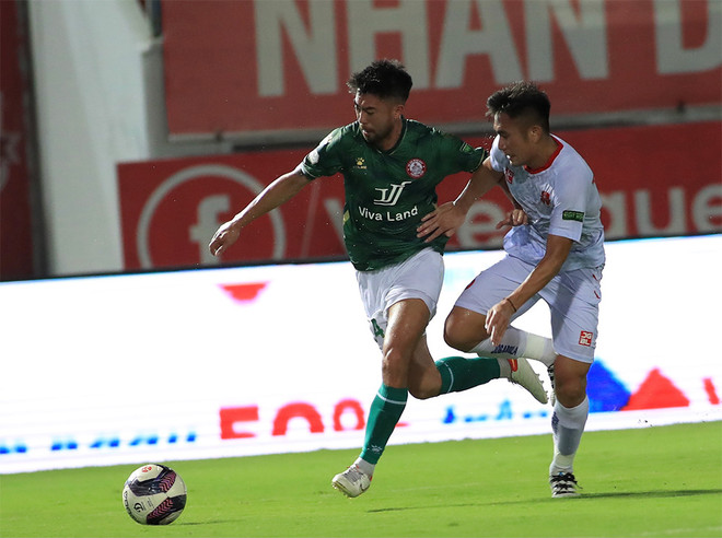 CLB TP.HCM (áo xanh) đang rất cần chiến thắng để thoát khỏi khủng hoảng. (Ảnh: VPF) V-League 2022 trở lại với cặp đấu tâm điểm Sông Lam Nghệ An-Viettel ảnh 1