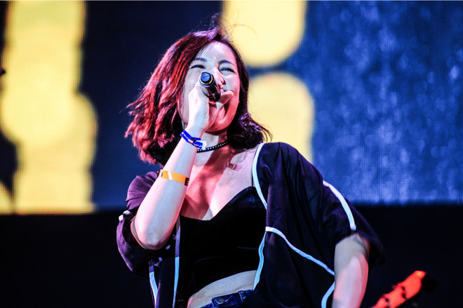 [Photo] Anna Trương thổi "làn gió mới" LANDS đến Monsoon 2016 ảnh 4