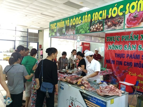 Trung tâm trưng bày nông thủy sản toàn quốc nhộn nhịp ngày đầu ra mắt ảnh 7