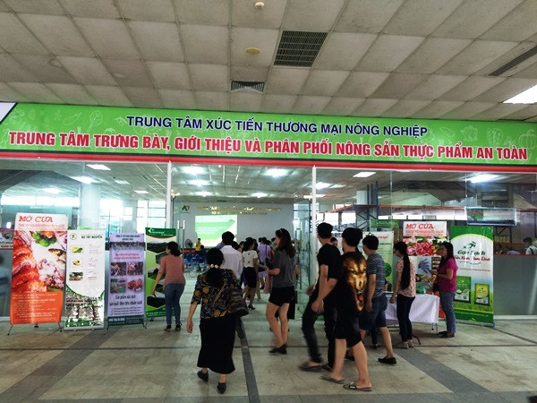 Trung tâm trưng bày nông thủy sản toàn quốc nhộn nhịp ngày đầu ra mắt ảnh 2
