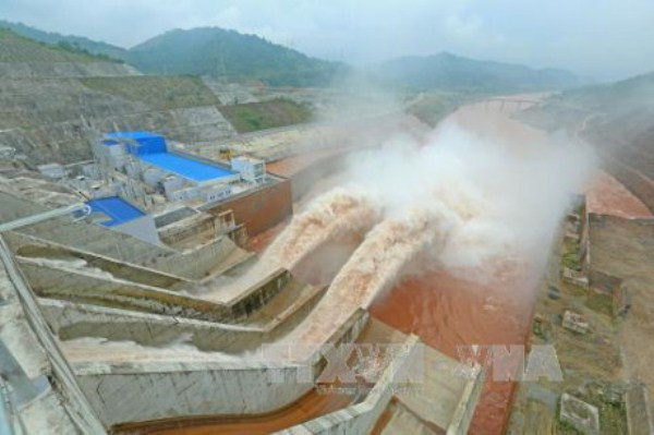 Khu vực đập chính của Thủy điện Lai Châu. (Ảnh: Huy Hùng/TTXVN) Công điện hỏa tốc về mở cửa xả lũ thủy điện Hòa Bình và Sơn La ảnh 1