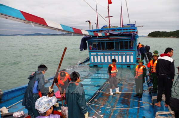 Khẩn trương tìm kiếm thuyền viên rơi xuống biển mất tích ở Bình Thuận ảnh 1