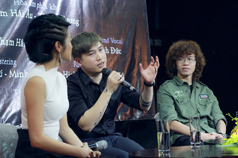 Tô Minh Đức và Phạm Hải Âu tại buổi họp báo ra mắt album. (Ảnh: Hồ Điệp) “Người lãng mạn” Tô Minh Đức phát hành album đầu tay ảnh 2