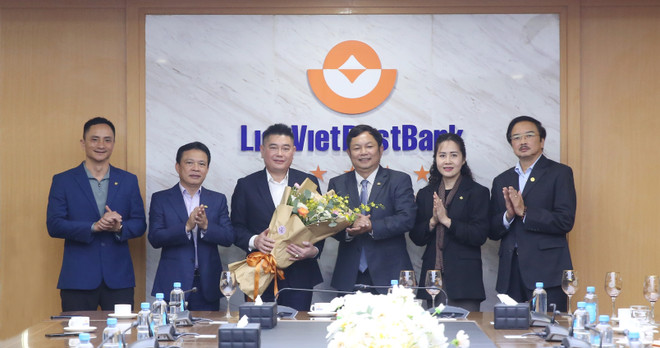 Ông Nguyễn Đức Thuỵ được bầu làm Chủ tịch HĐQT LienVietPostBank ảnh 1