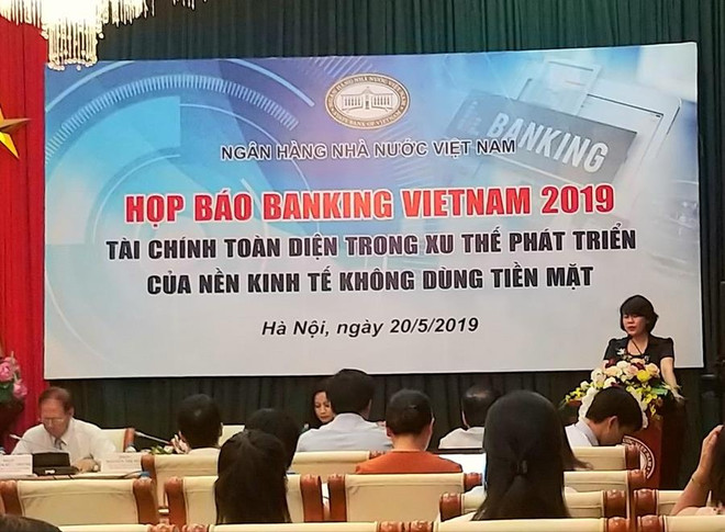 Quang cảnh buổi bọp báo. (Ảnh: H.A/Vietnam+) Gần 20,7 triệu tỷ đồng thanh toán điện tử liên ngân hàng trong quý 1 ảnh 1