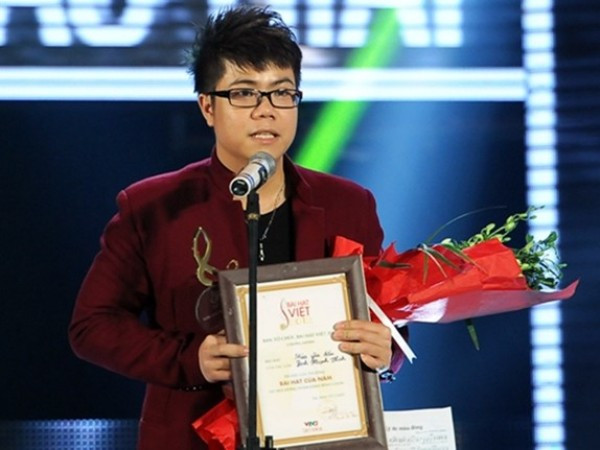 Đinh Mạnh Ninh: Chàng "phi công" liều lĩnh nhưng bay "chất lừ" ảnh 2