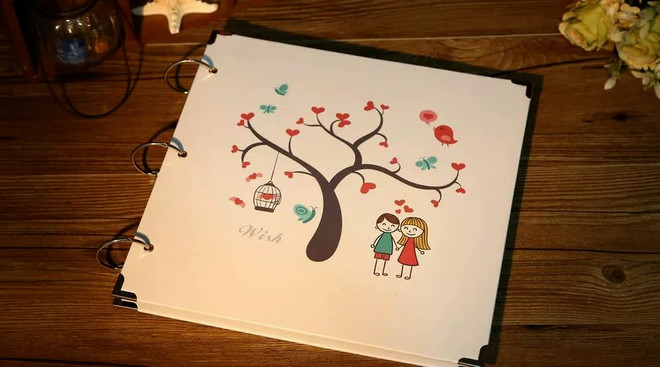 Thị trường ngày Thất tịch: Chè đậu đỏ đắt khách, quà lưu niệm đa dạng ảnh 1