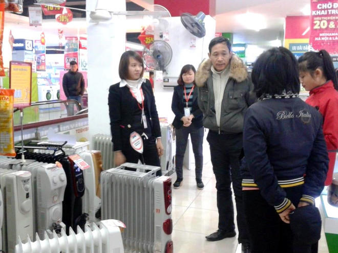 Rét đậm tăng cường, người Hà Nội đổ xô đi sắm thiết bị sưởi ấm ảnh 2