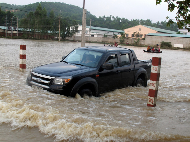Thiên tai gây thiệt hại hơn 8 nghìn tỷ đồng trong năm 2015 ảnh 4