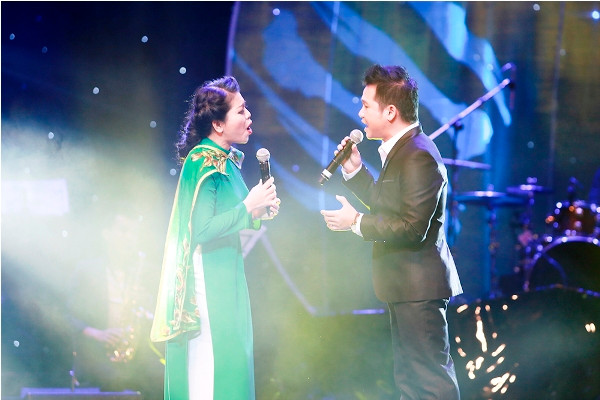 Anh Thơ thay đến 12… bộ áo dài trong liveshow đầu tiên ảnh 3