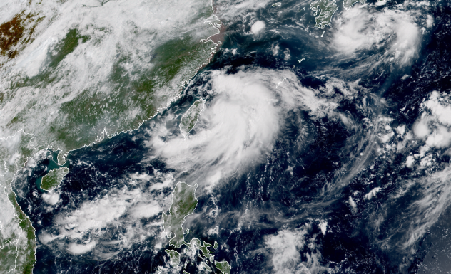 Trung Quốc và Triều Tiên đồng loạt ban bố cảnh báo bão Bavi ảnh 1