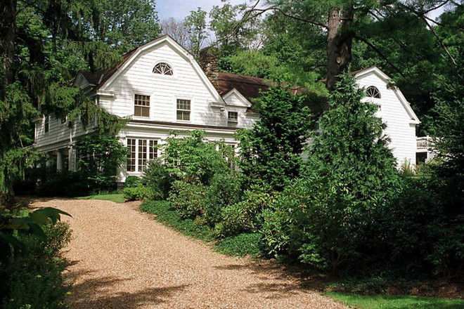 Phát hiện vật nghi chứa bom gần nhà của cựu Tổng thống Bill Clinton ảnh 1