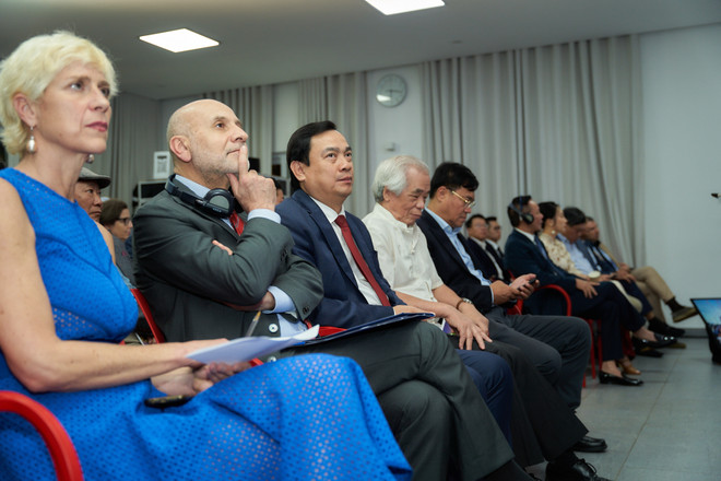 Ông Antonio Alessandro từng nhiều lần tham luận với các lãnh đạo Tổng cục Thể dục Thể thao Việt Nam về các cơ hội hợp tác thể thao, trong đó có golf giữa hai nước. (Ảnh: PV/Vietnam+) 'Italy-Việt Nam có tiềm năng trở thành điểm đến về golf trên thế giới' ảnh 2