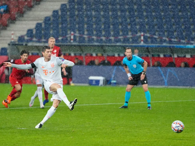 Thomas Müller: Trận đấu với Salzburg là 'một cuộc trao đổi đòn' ảnh 1