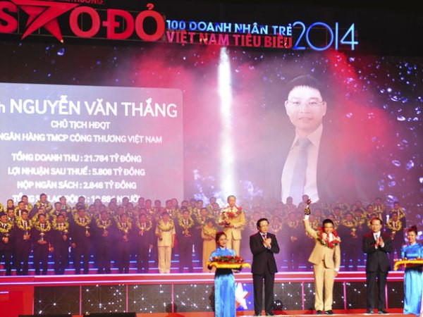 Chủ tịch VietinBank nhận giải thưởng Sao Đỏ dành cho lãnh đạo trẻ ảnh 1