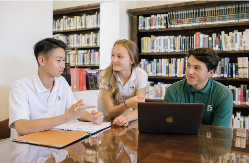 COVID-19: Du học sinh Việt Nam ở Mỹ trước câu hỏi nên về hay ở lại? ảnh 1