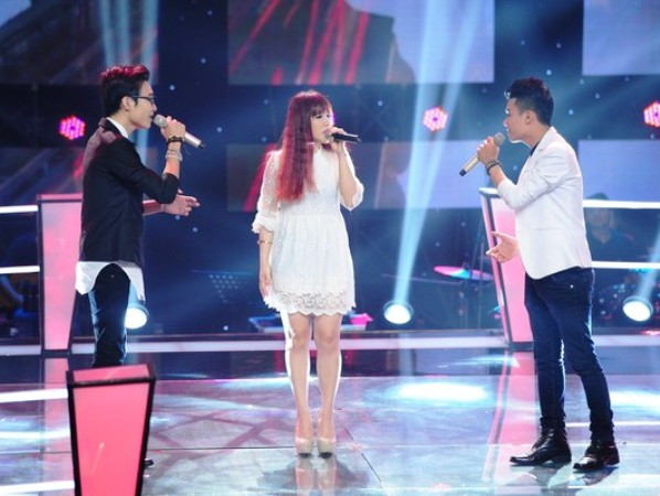 Giải mã hành động “bất thường” của “Họa mi tóc nâu” trên ghế nóng ảnh 1