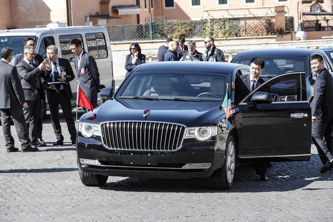 Xe bọc thép của Chủ tịch Trung Quốc gây chú ý ở Italy ảnh 1