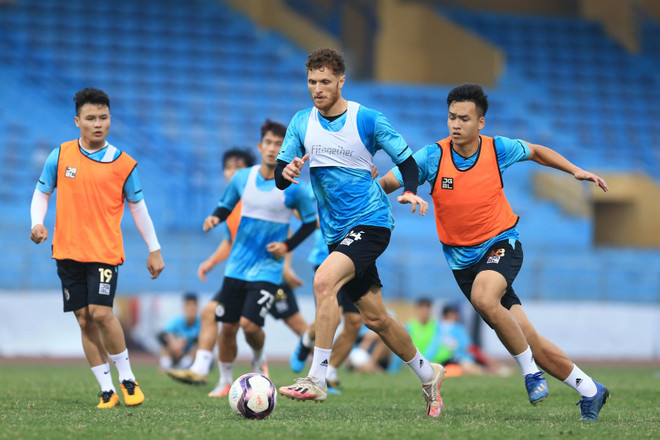 Duy Mạnh quyết tâm cùng Hà Nội FC thoát bét bảng ngày V-League trở lại ảnh 1