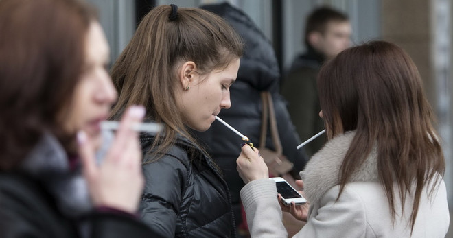 World Cup 2018: Văn hóa "xin thuốc lá" của người Nga ảnh 1