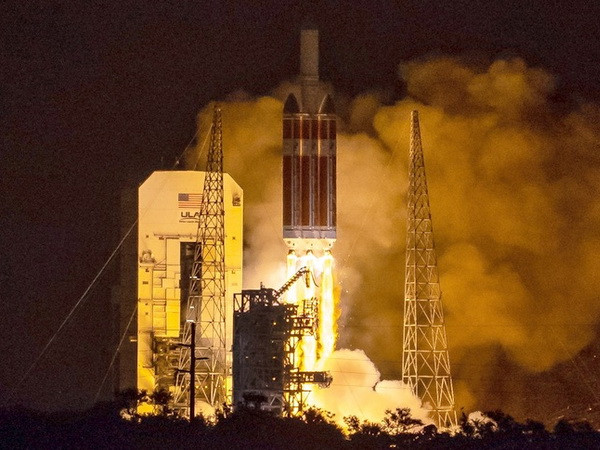 NASA phóng tàu vũ trụ đầu tiên với sứ mệnh thăm dò Mặt Trời ảnh 1