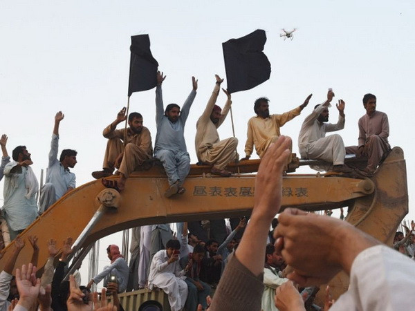 Afghanistan: 50 phiến quân đầu hàng nhà chức trách địa phương ảnh 1