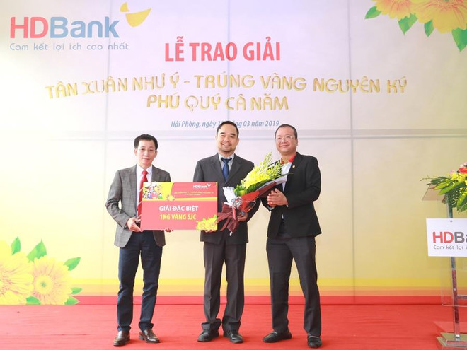 Khách hàng HDBank tại Hải Phòng trúng thưởng một kg vàng ảnh 1