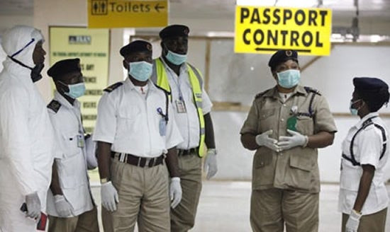Kiểm tra y tế tại một sân bay của Nigeria. (Ảnh: Punch Newspaper) Sau Algeria, châu Phi có Nigeria ghi nhận ca nhiễm COVID-19 đầu tiên ảnh 1