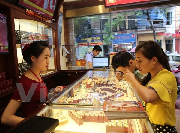 Giá vàng trong nước tăng tới 100.000 đồng mỗi lượng vào cuối tuần ảnh 1