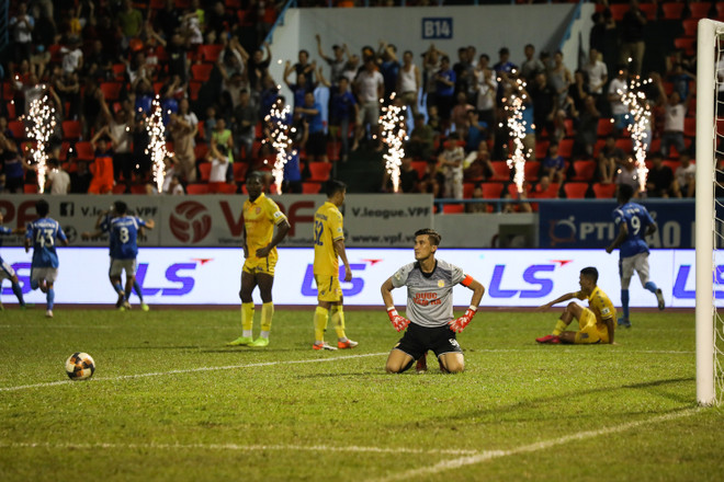 Tiền vệ U22 Việt Nam và màn trình diễn ấn tượng với siêu phẩm sút xa ảnh 6