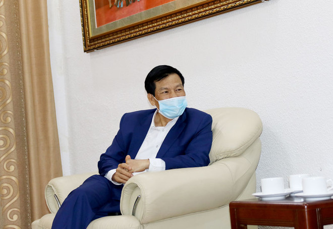 Bộ trưởng Bộ Văn hóa, Thể thao và Du lịch Nguyễn Ngọc Thiện đã tới thăm và chúc Tết Liên đoàn bóng đá Việt Nam và huấn luyện viên Park Hang-seo. (Ảnh: VFF) HLV Park Hang-seo hứa hoàn thành mục tiêu ở vòng loại World Cup 2022 ảnh 1