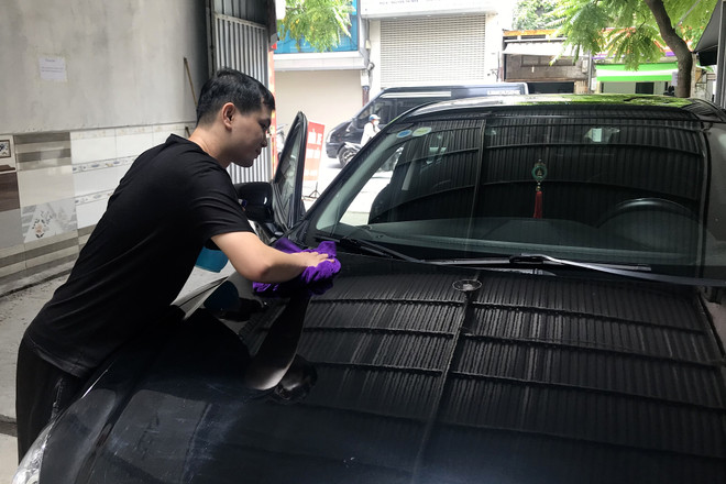 Dịch vụ bảo dưỡng, 'tân trang' xe ôtô nhộn nhịp trước dịp nghỉ lễ 2/9 ảnh 1
