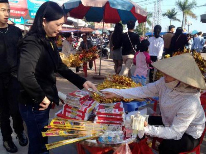 Đổi tiền lẻ, tiền mới đầu năm: Một thói quen khó đổi? ảnh 1