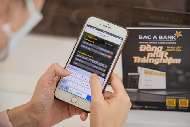 BAC A BANK miễn toàn bộ phí dịch vụ thẻ và ngân hàng điện tử ảnh 1