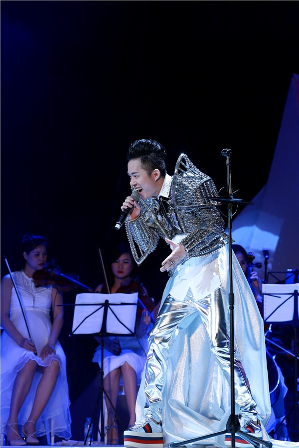 'Trời và Đất': Pha của Tùng Dương sau hơn thập kỷ âm nhạc ảnh 4