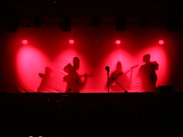 Ngọt Band - “Ngbthg”: Đêm “nhân gian sum vầy” của tuổi trẻ ảnh 1