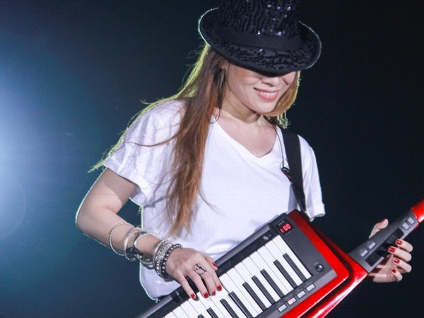 “Họa mi” Mỹ Tâm khóc trước sự yêu thương của khán giả Hà Nội ảnh 8