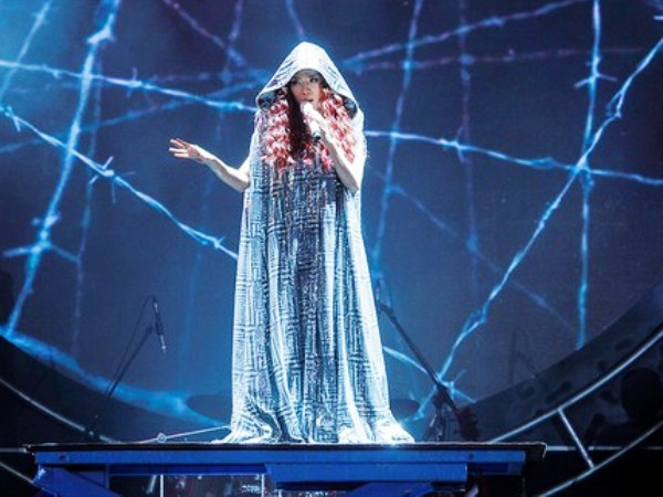 “Họa mi” Mỹ Tâm khóc trước sự yêu thương của khán giả Hà Nội ảnh 3