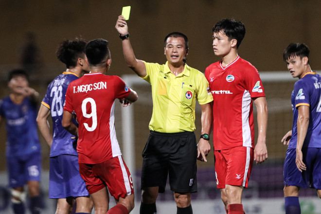 Trọng tài Việt hay... sai, giai đoạn 2 V-League 2020 còn lo ngại? ảnh 2