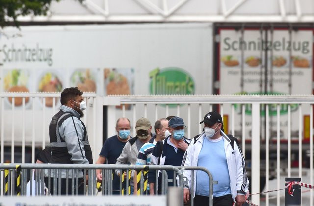 Dịch COVID-19: Nguy cơ tái bùng phát tại ổ dịch mới của Đức ảnh 1