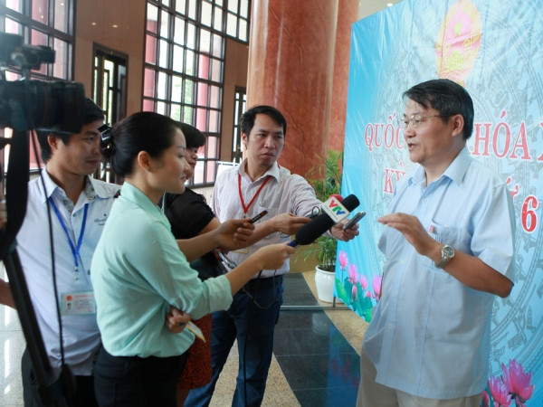 "Chi 'hoa hồng' 2,2 triệu USD trong 5 năm là quá ít" ảnh 1