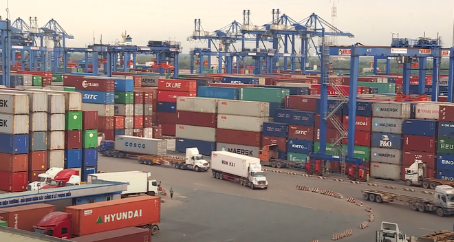 Standard Chartered nhận thêm 60 triệu USD, cam kết lâu dài tại VN ảnh 3