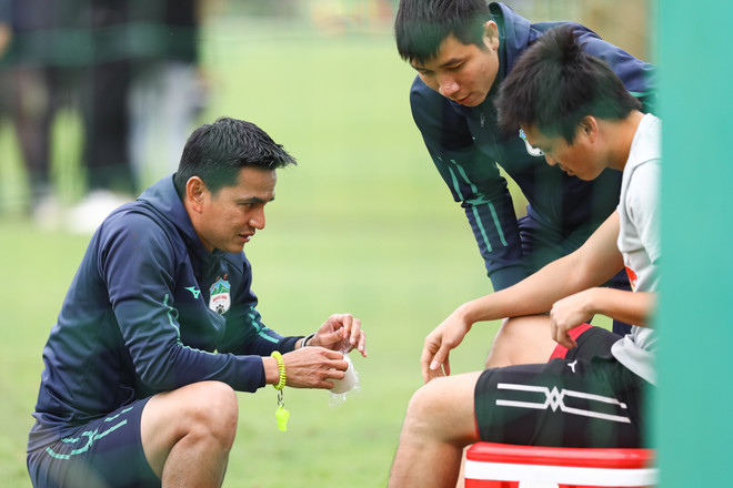 HLV Kiatisak muốn thắng Viettel để khẳng định vị thế HAGL ở V-League ảnh 2