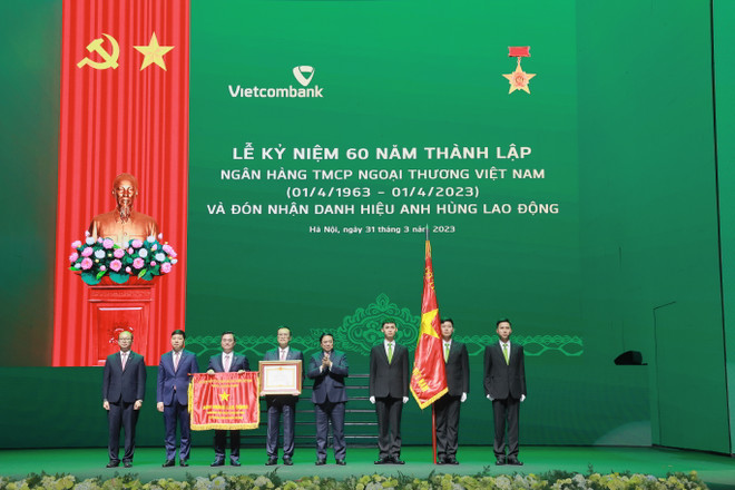 Vietcombank phấn đấu niêm yết cổ phiếu trên TTCK nước ngoài ảnh 1
