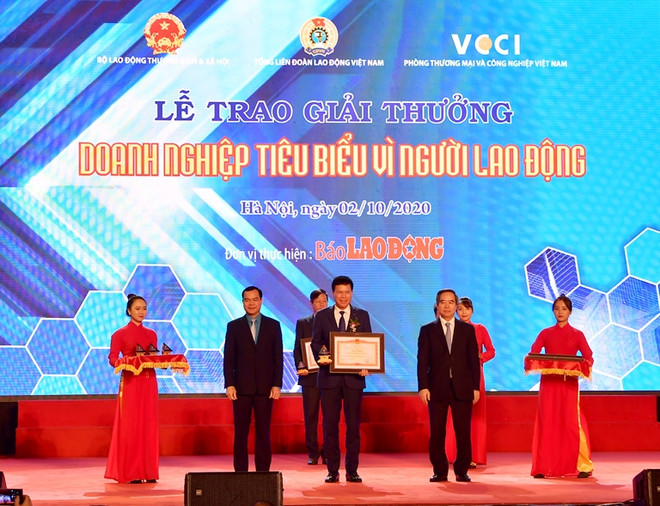 Vietcombank được Bằng khen 'Doanh nghiệp tiêu biểu vì Người lao động' ảnh 1