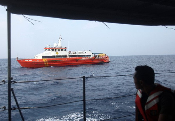 Một thợ lặn thiệt mạng trong quá trình tìm kiếm máy bay tại Indonesia ảnh 1