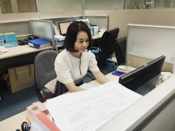 Những “bóng hồng” đảng viên trong Ngân hàng liên doanh Việt-Nga ảnh 1