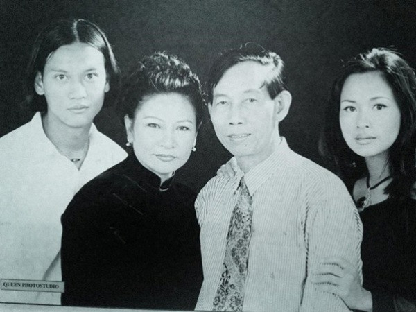 Gia đình nghệ sỹ nổi tiếng của nhạc sỹ Thuận Yến. (Ảnh: Tư liệu của gia đình) Nhạc sĩ Thuận Yến đã về với ánh "hoàng hôn của cuộc đời" ảnh 4