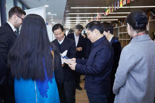 Doanh nghiệp Trung Quốc thận trọng trước thỏa thuận thương mại với Mỹ ảnh 1